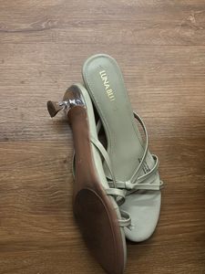 Luna Blu Women's Flat Sandals