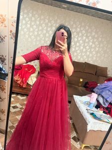 Elegant Red Embellished Gown❤️🎀🦋