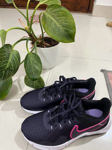 Nike Legend Essential Training Shoe