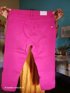 Bright Pink Cropped Jeans