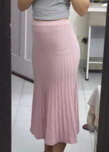 Chic Pink Ribbed Midi Skirt