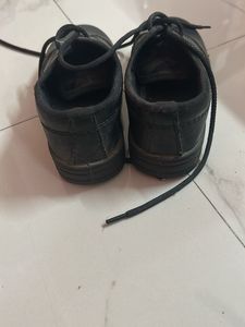 Classic Black Leather Lace-Up Shoes