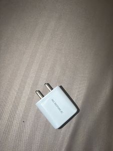 NU REPUBLIC White Charger