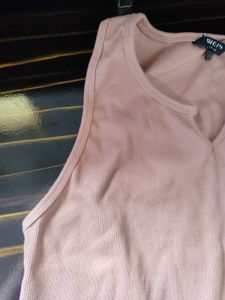 Ribbed Sleeveless V-Neck Crop Top