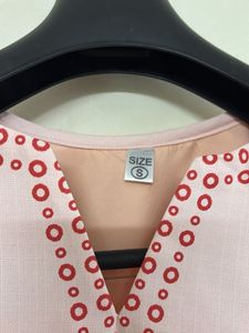 Topsaa crop top (brand new)