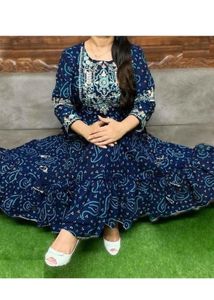 Elegant Navy Bandhni print Kurta with embroidery