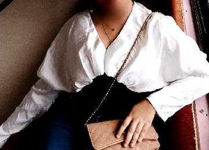 Korean black and white balloon sleeves top