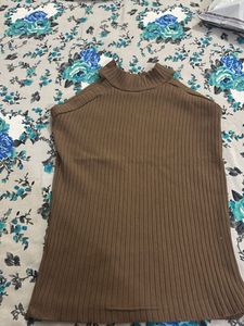 Ribbed Mock Neck Sleeveless Top