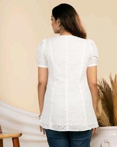 NEW WITH TAG !! White Top Weavllite Brand