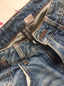 H&amp;M Straight legged Jeans
