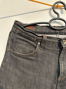 Black Jeans - Classic Denim Style