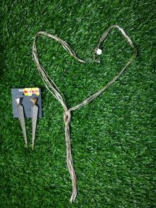 Item-KBG42/COMBO: Brand NEW PRIMARK Whitish Golden neckpiece with Dazzling Sword eardrops without TAG.
