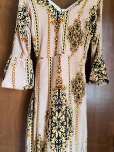 Elegant Baroque Print Fishcut Dress