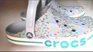 Crocs Classic Clog - Gray with Confetti Print