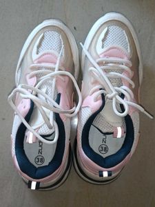 zudio sneakers for women
