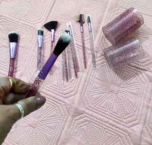 Sparkling Makeup Brush with Holder unused 💫