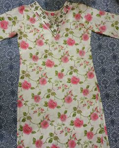 Elegant Floral Print Kurta with Embellished Neckli