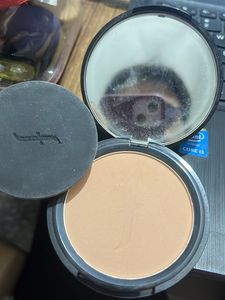 Face Compact