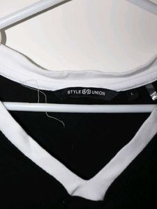 Racer Black-n-white  Cropped Tee