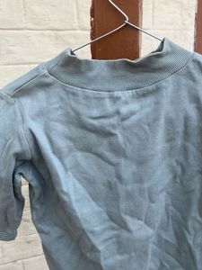 Ribbed Mock Neck Crop Top