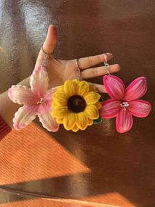 Pipecleaner Craft Keychain🌻