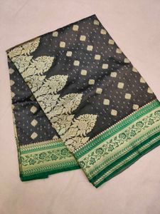 Elegant Black & Gold - green Silk Saree