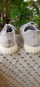 grey sneakers