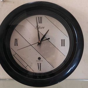 Vintage Quartz Wall Clock