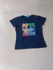 Adidas T-Shirt