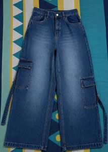 Wide Leg Cargo Jeans