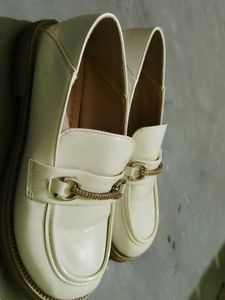 Creamy Loafers - Stylish &amp; Comfy!