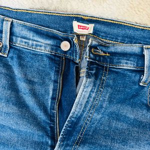 Woman’s Levis Blue Denim Jeans