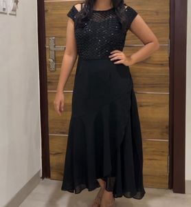 Elegant Black Sequined Gown m size