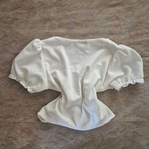 white ruched sleeve top ⋆‧°𓏲ּ𝄢