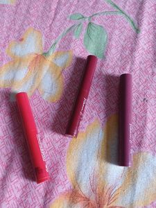 3x Vitamin E mini Lipsticks