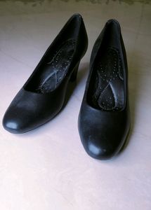 Classic Black Leather Pumps
