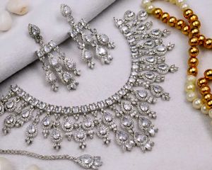 AMERCIAN DIAMOND NECKLACE SET ( WHITE NUMBER 3 )
