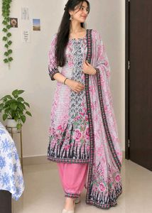 Beautiful Floral Print Kurta Set