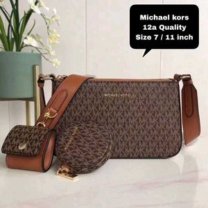 MICHAEL KORS JET SET CROSSBODY WITH TECH ACCESSORI