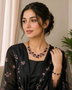 Elegent and trendy neckpiece  bracelet com
