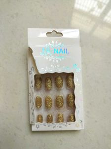4 Sparkling Red Glitter Press-On Nails