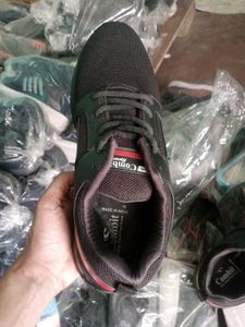 NEW NO USED SPORTS SHOES FOR MEN.