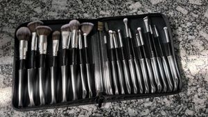 Professional Makeup Brush Set with Case