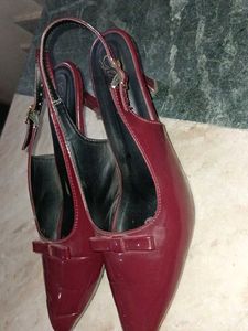 Stylish Burgundy Bow Heels