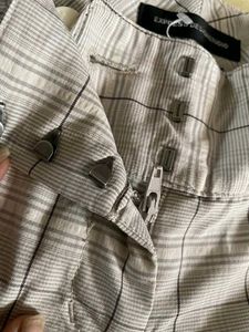 🩳 Stylish Plaid Knee-Length Shorts 🩳