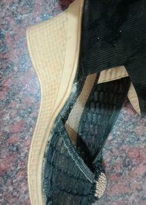 Stylish Black Sandals with Flower Detail