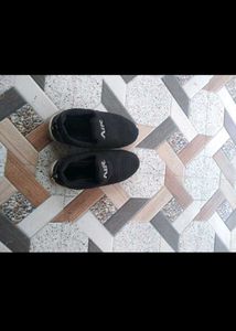 Black Slip-on "Air" Sneakers