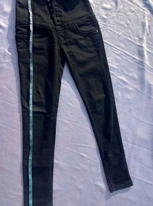 High Waisted Buttoned Jeans