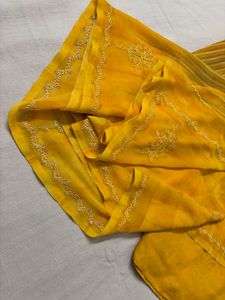 🆕Yellow Embroidered Unused Saree