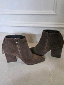 Suede fringe olive-brown heel boots